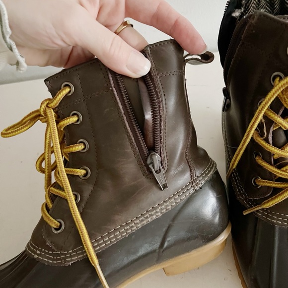 G.H. Bass Leather Lace-up Duck Boots - Picture 6 of 7